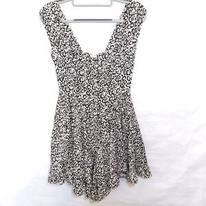 NWOT Vanessa Mooney Romper Xs Elisabeth Leopard Milkmaid Busier Feminine Flirty‎